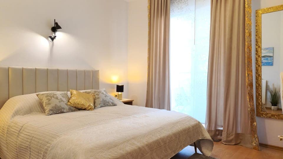 Bed, air conditioner