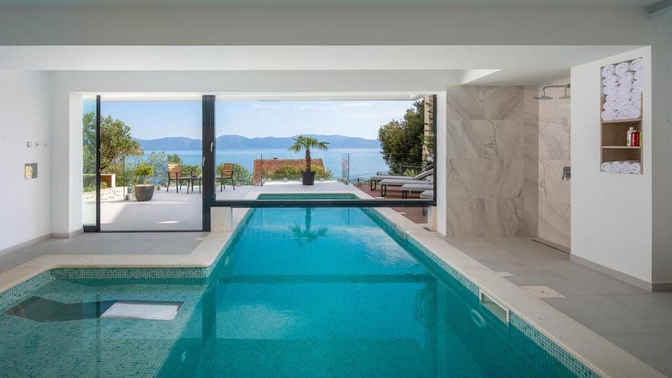 Massage, Pool view, Swimming pool