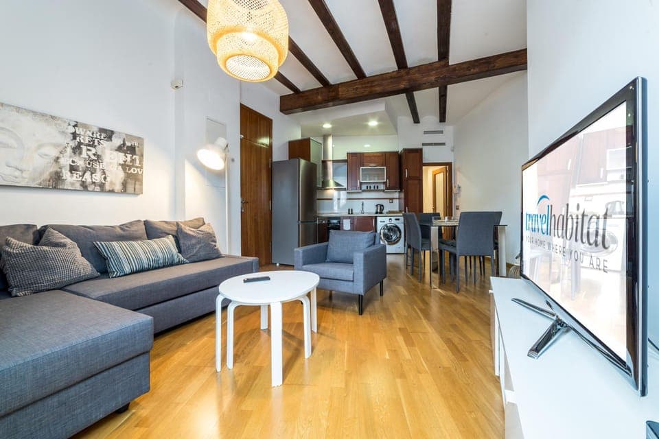 TV and multimedia, Kitchen or kitchenette, Living room, Seating area, Dining area