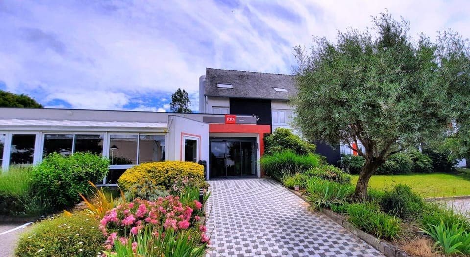 Property building, Facade/entrance