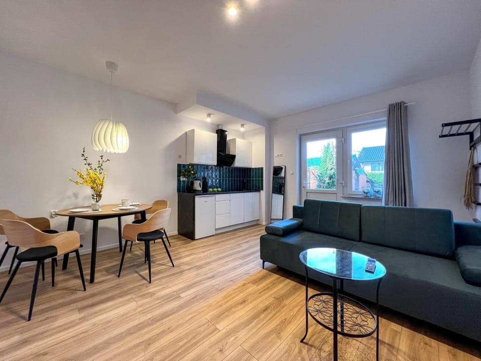 Kitchen or kitchenette, Seating area, Dining area