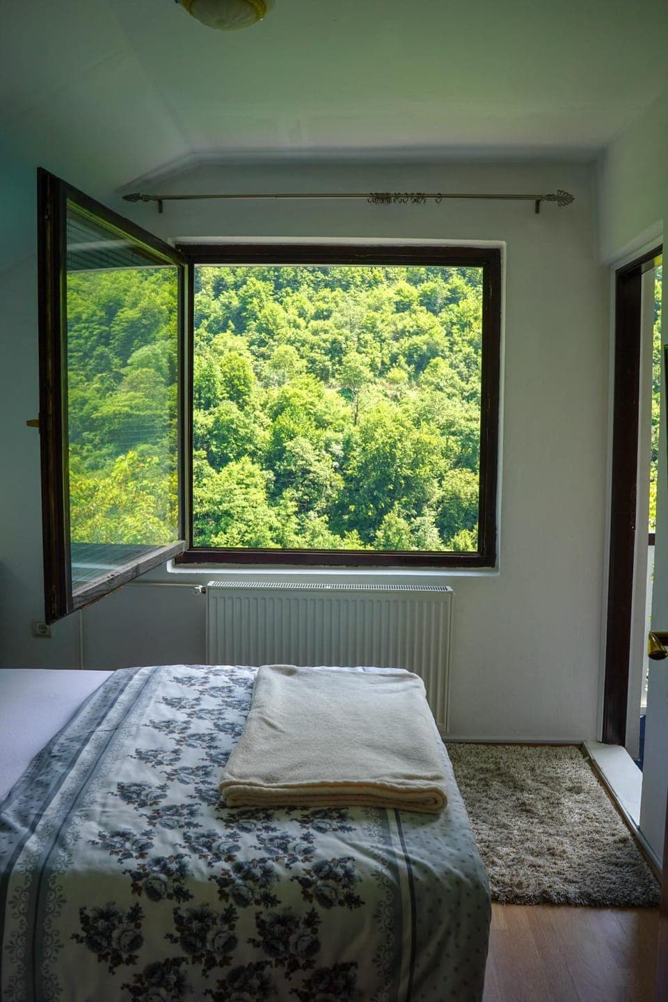 View (from property/room), Balcony/Terrace, Bedroom, Mountain view, Family