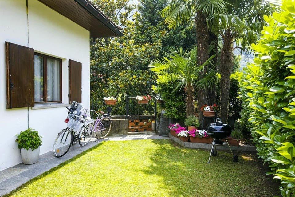 Property building, Spring, Day, Garden, Garden view