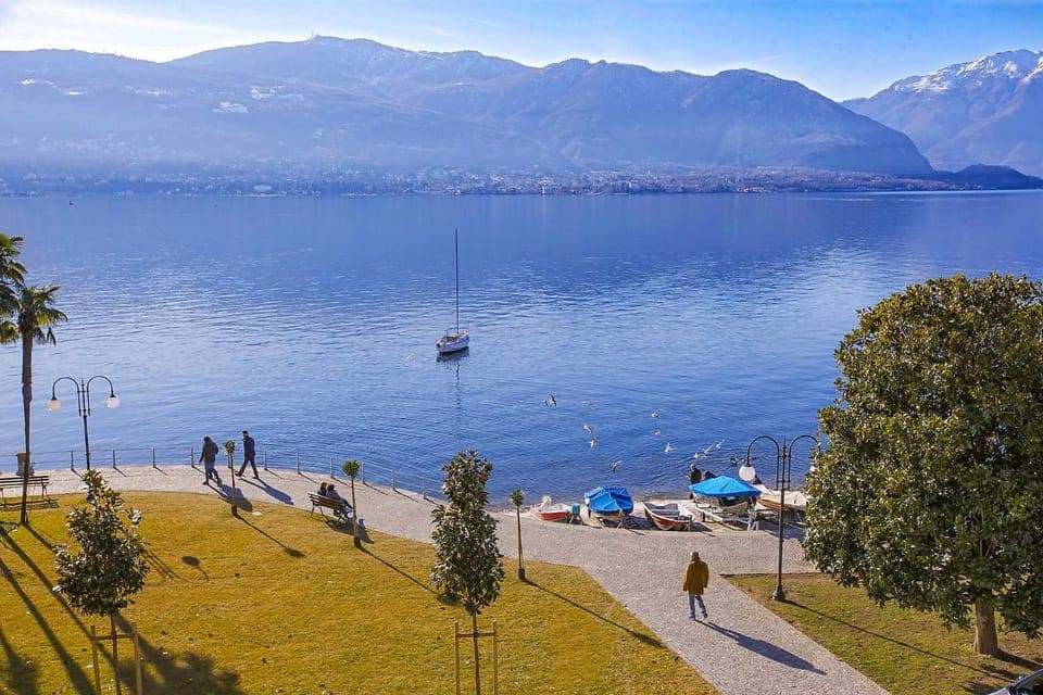 Balcony/Terrace, Lake view, Mountain view