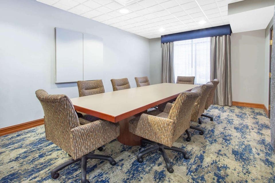 Business facilities, On site, Meeting/conference room
