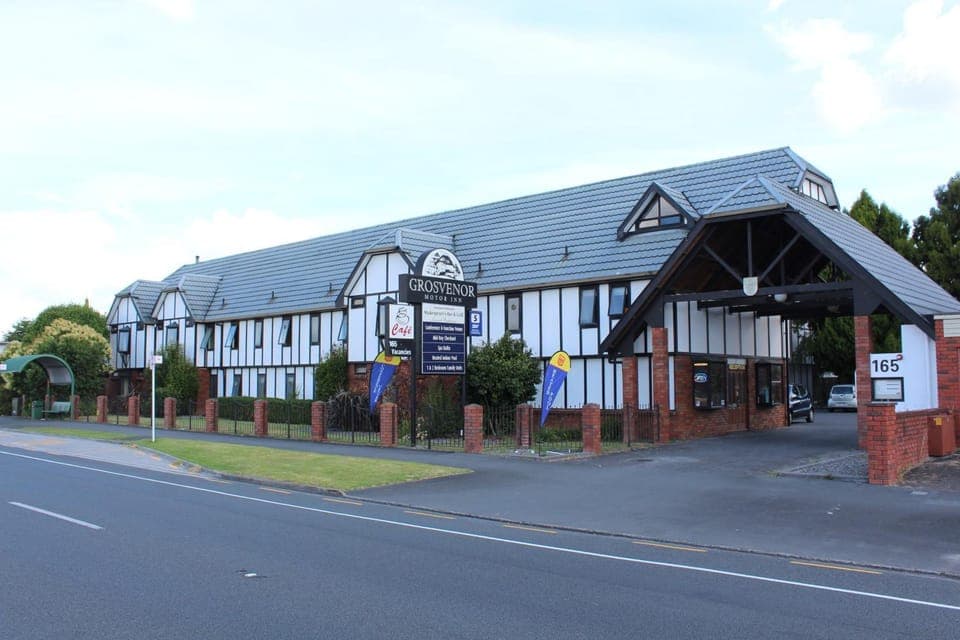 Property building, Day