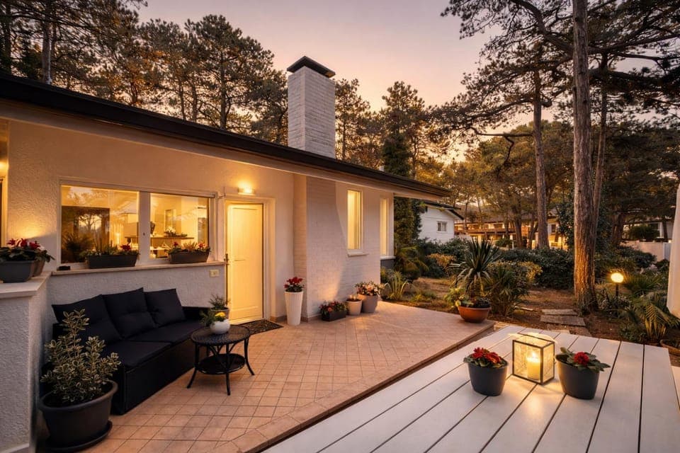 Property building, Garden, Dining area, Garden view