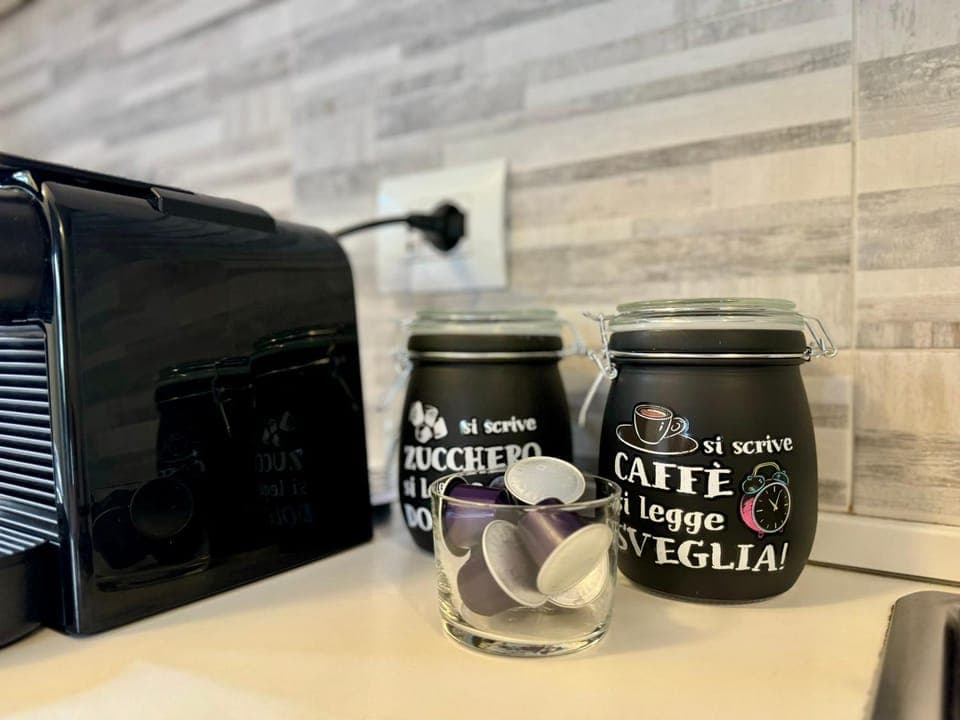 Coffee/tea facilities, Decorative detail