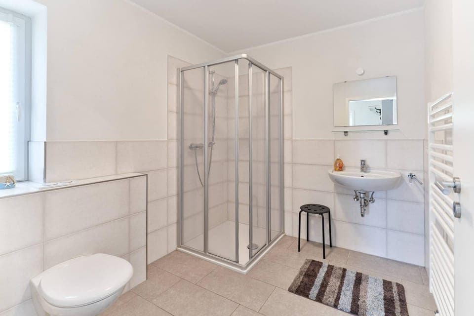 Shower, Toilet, Bathroom