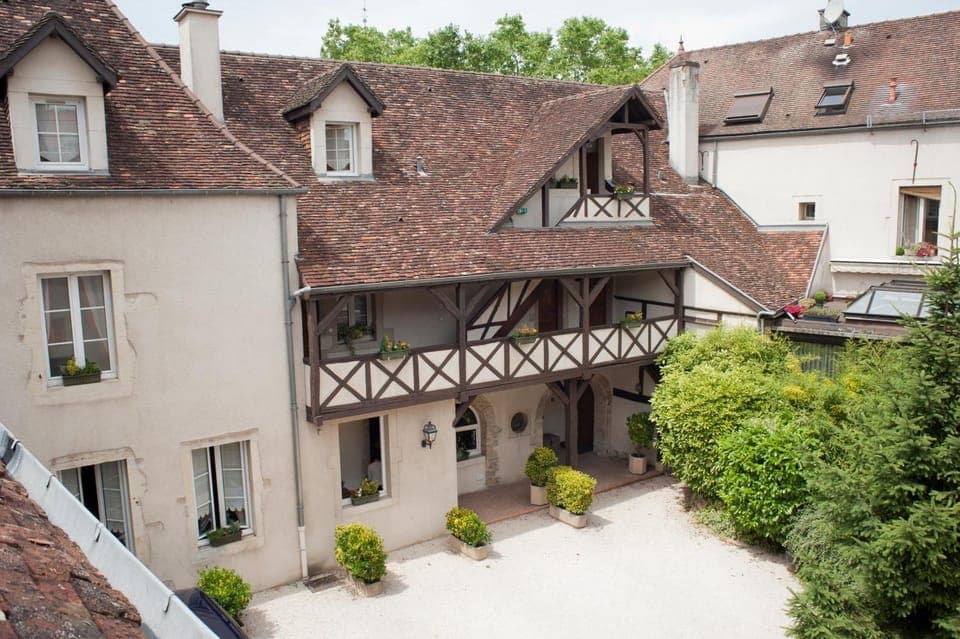 Property building, Facade/entrance, Day, Garden view