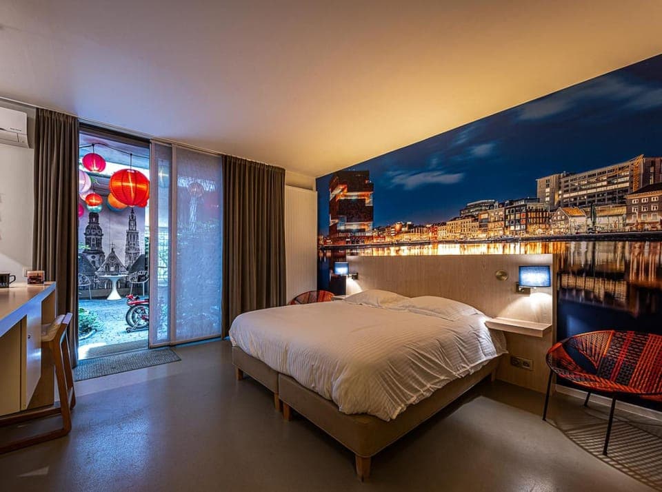 Bed, Photo of the whole room, Bedroom