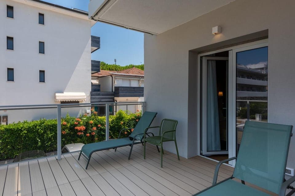 View (from property/room), Balcony/Terrace, Bedroom