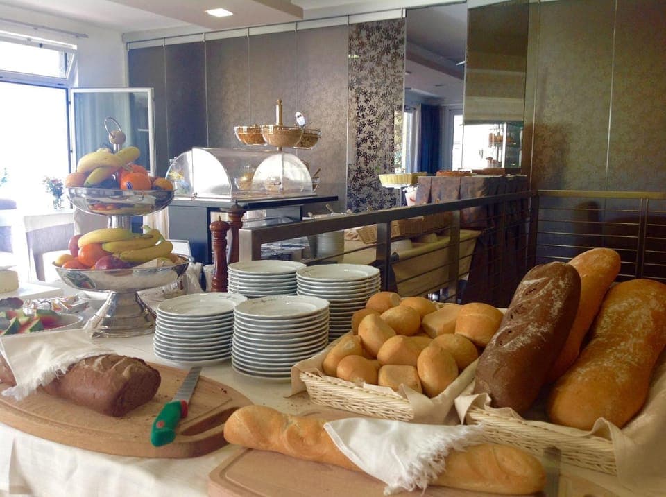 Restaurant/places to eat, Food