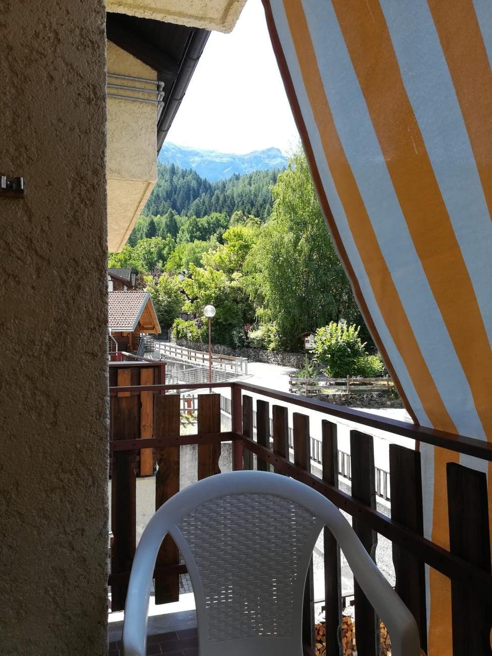 Balcony/Terrace, Mountain view