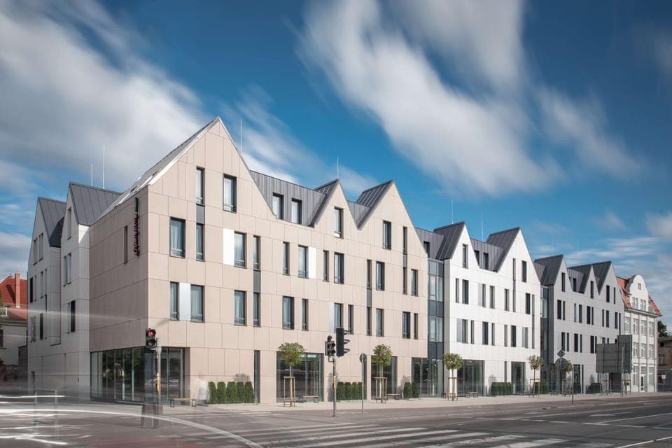 Property building, Day, Neighbourhood, City view, Street view, Location