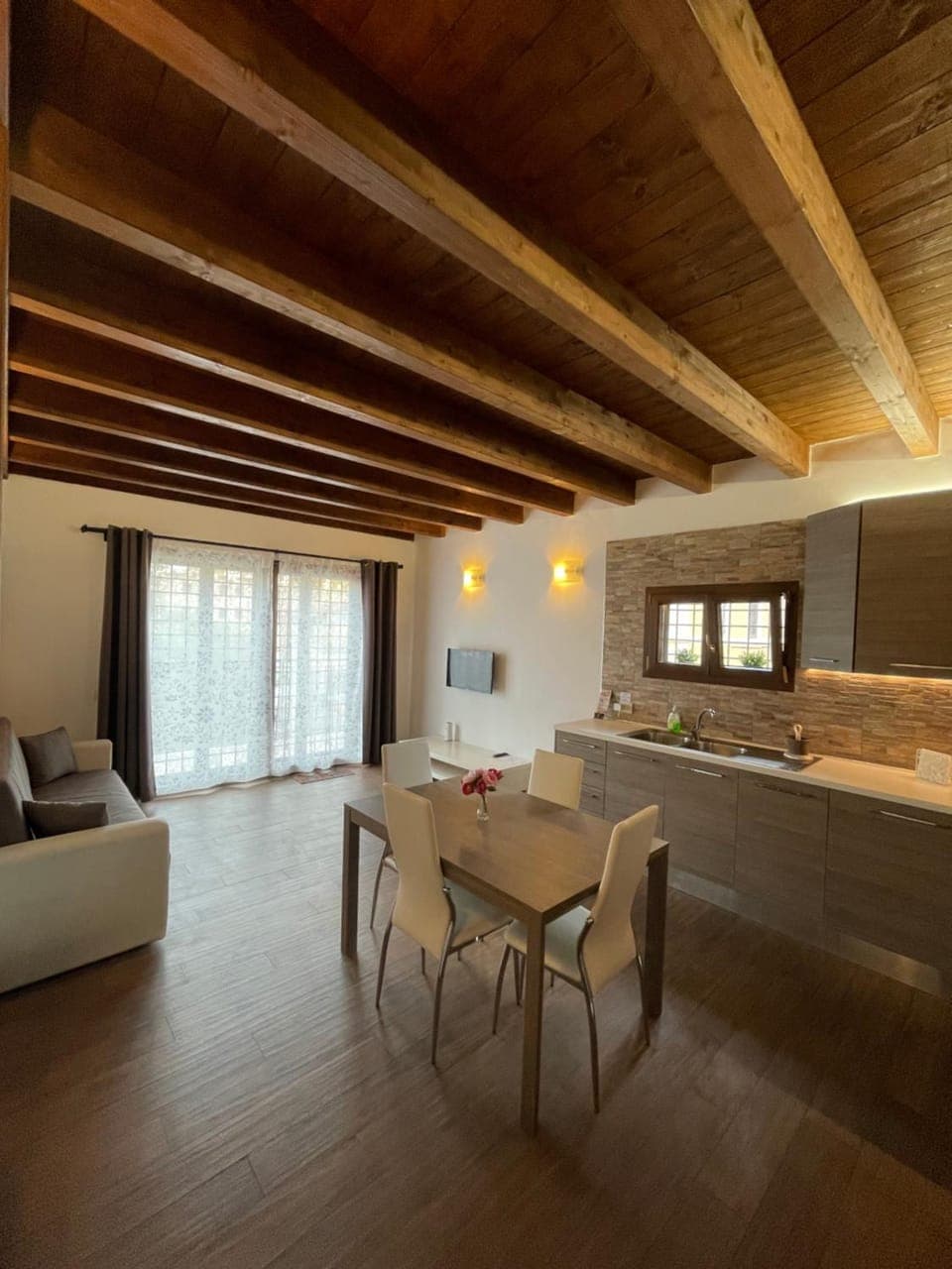 Living room, Dining area, kitchen