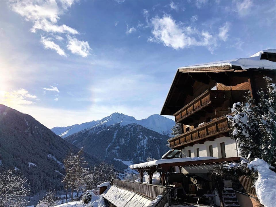 Property building, Day, Winter, Balcony/Terrace, Area and facilities