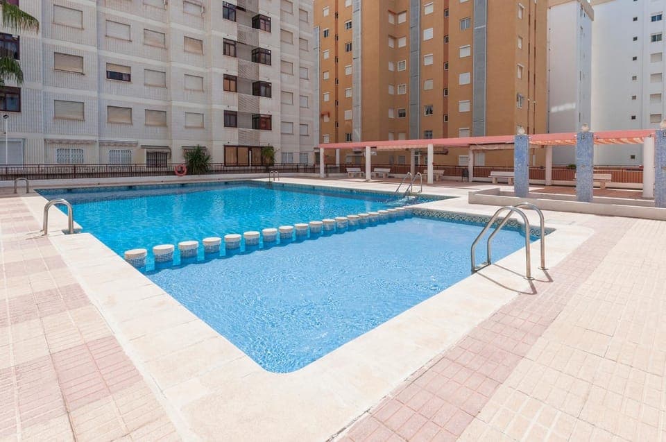 Swimming pool, Swimming pool