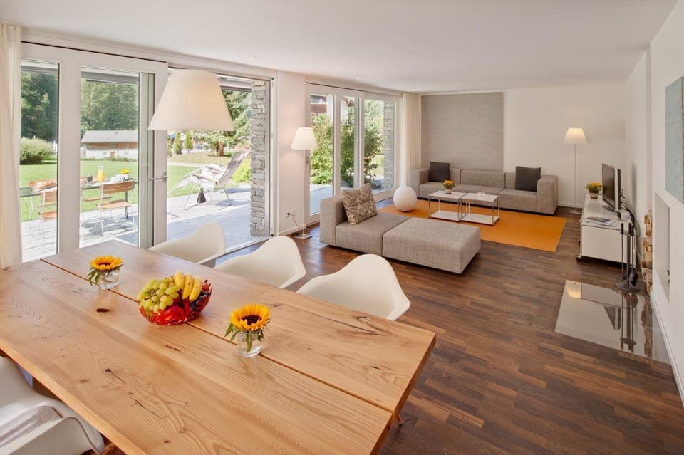 Garden, TV and multimedia, Seating area, Dining area