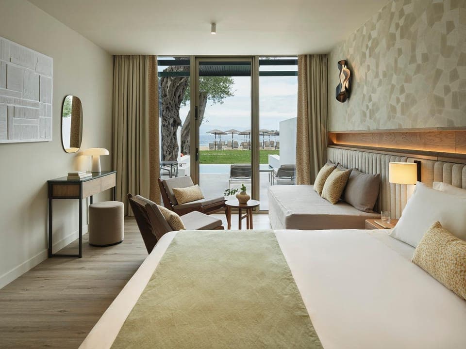 Bed, View (from property/room), Photo of the whole room, Seating area, Sea view
