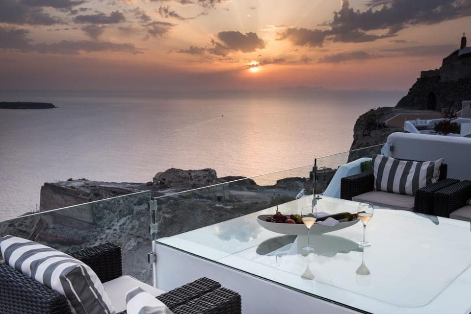 View (from property/room), Balcony/Terrace, Garden view, Pool view, Sea view, Alcoholic drinks, Sunset