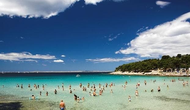 Restaurant/places to eat, Off site, Neighbourhood, Natural landscape, Children play ground, Fishing, Beach, Aqua park, Diving, Evening entertainment, Supermarket/grocery shop, Entertainment