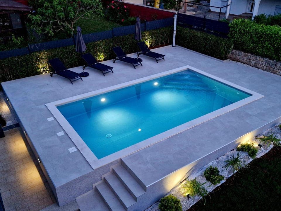 Night, Garden, Garden view, Pool view, Swimming pool, sunbed