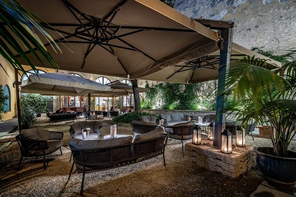 Inner courtyard view