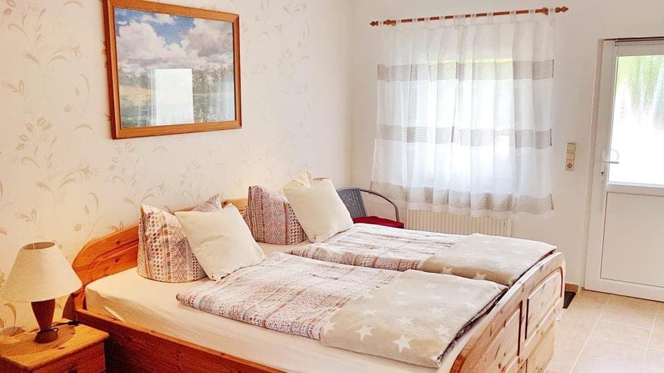 Bed, Photo of the whole room