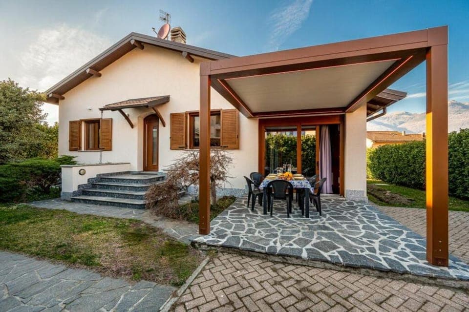 Property building, Garden view