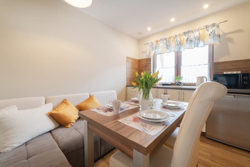 TV and multimedia, Kitchen or kitchenette, Living room, Seating area, Dining area, minibar