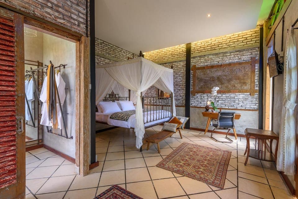 Bed, Photo of the whole room