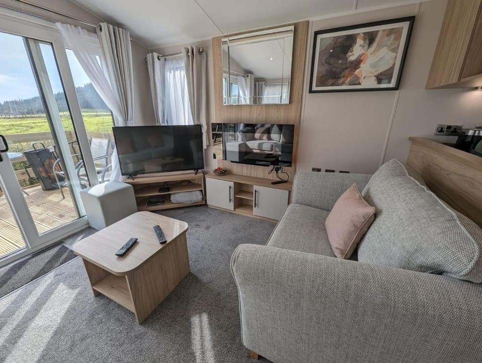 TV and multimedia, Seating area