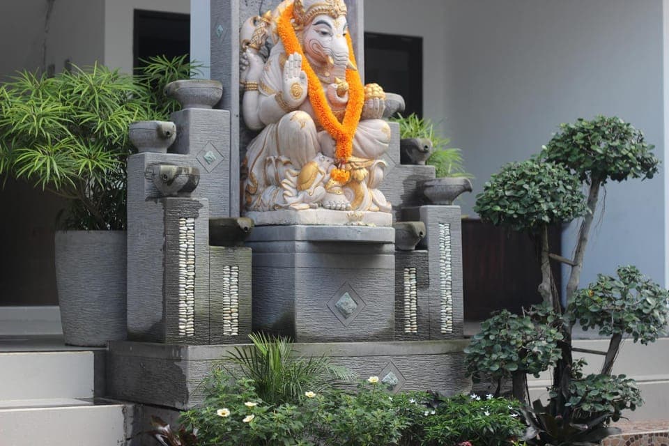 Property building, Facade/entrance