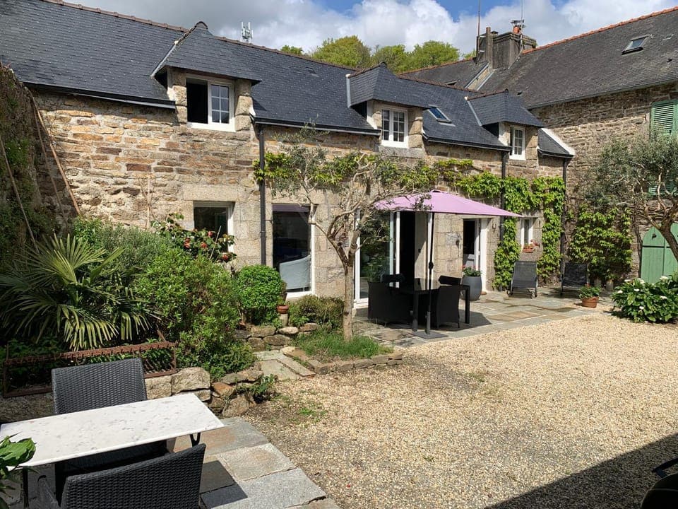 Property building, Garden, Balcony/Terrace