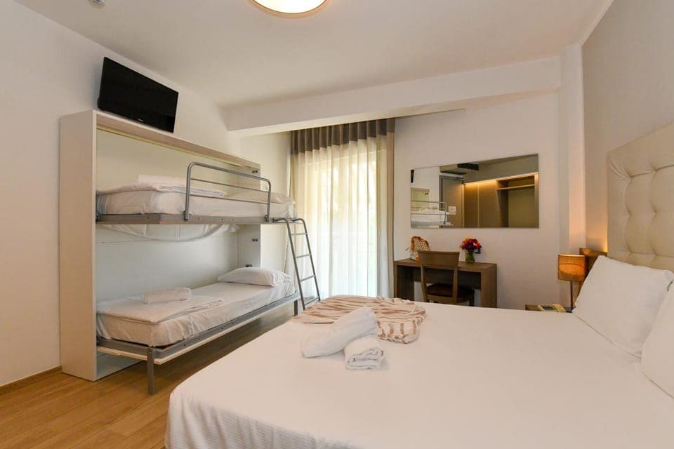 Bed, Photo of the whole room, Bedroom, bunk bed