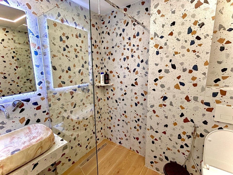 Shower, Toilet, Bathroom, Bath