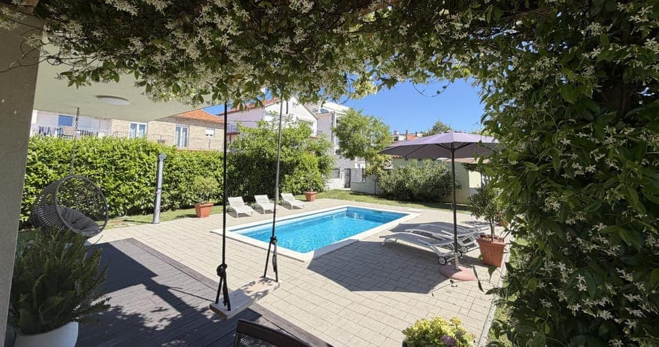 Garden, Garden view, Pool view, Swimming pool, sunbed