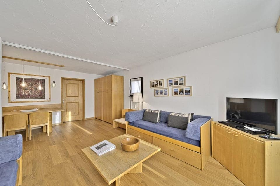 Communal lounge/ TV room, Living room