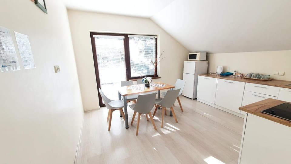 Kitchen or kitchenette, Decorative detail, Dining area