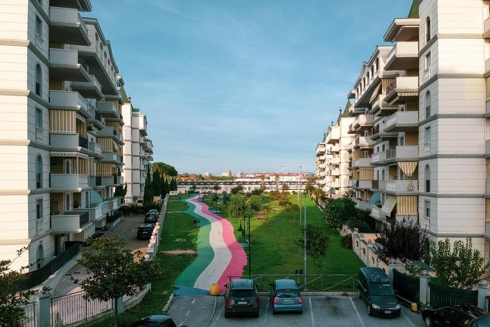 Property building, Day, Neighbourhood, Natural landscape, Evening entertainment, Street view, Location