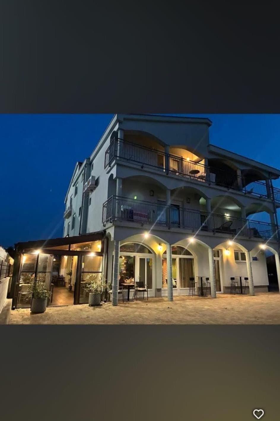 Property building, Restaurant/places to eat