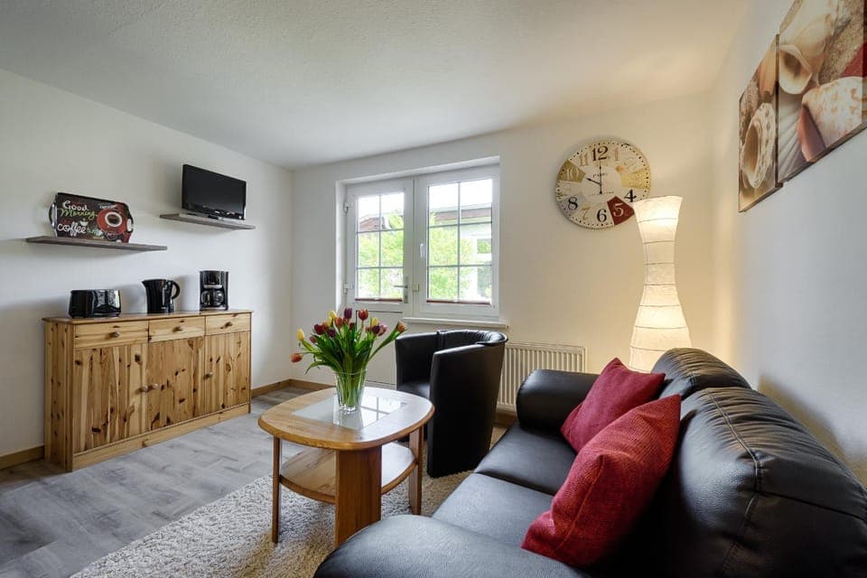 Living room, Photo of the whole room