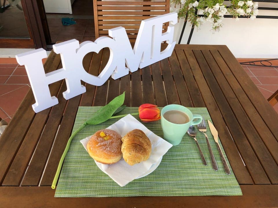 Patio, Food and drinks