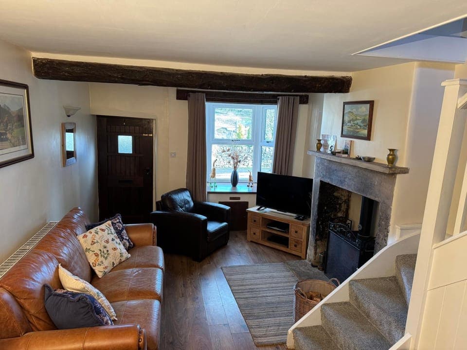 Communal lounge/ TV room, Living room, Seating area