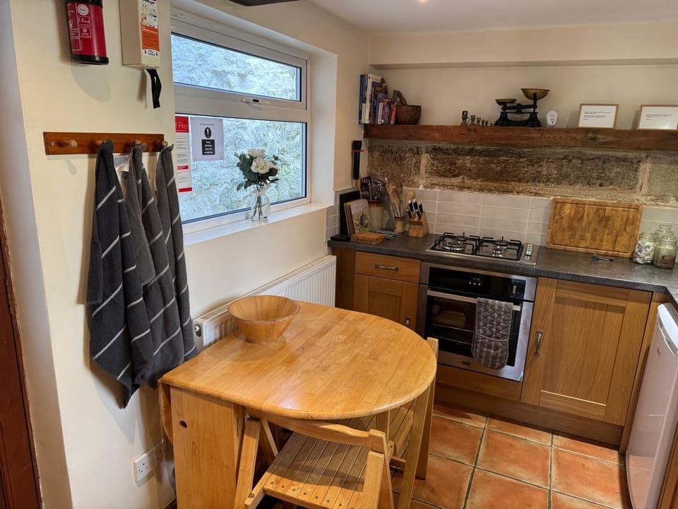 Coffee/tea facilities, Kitchen or kitchenette, Dining area, dishwasher, oven, pet friendly, stove