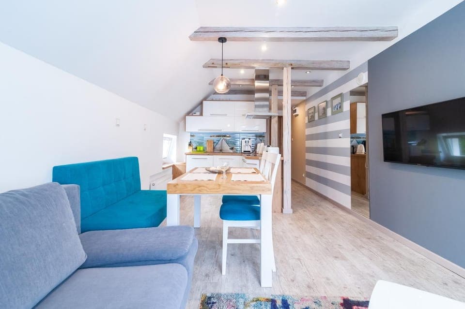 Kitchen or kitchenette, Living room, Seating area