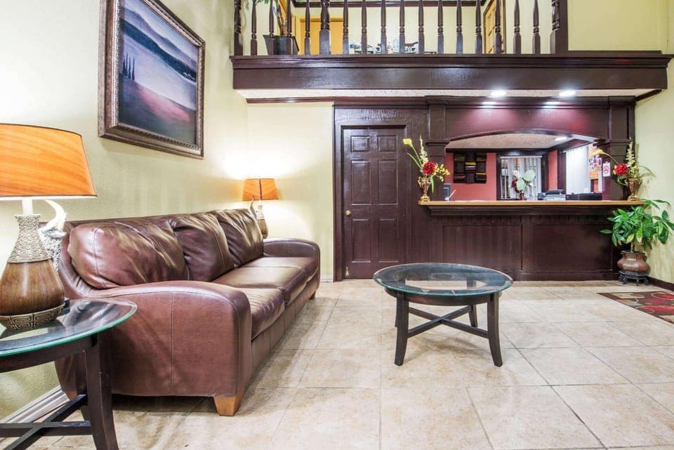 Lobby or reception, On site