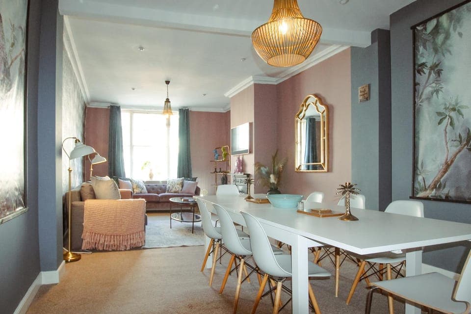 Living room, Seating area, Dining area