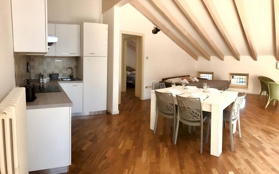 Kitchen or kitchenette, Living room